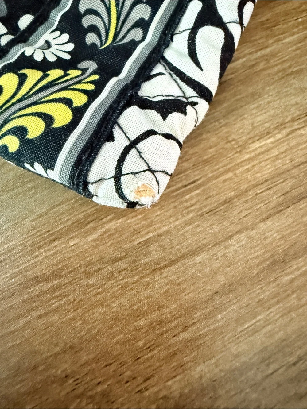 Vera Bradley Coin Purse in Retired Baroque Pattern - Picture 7 of 8